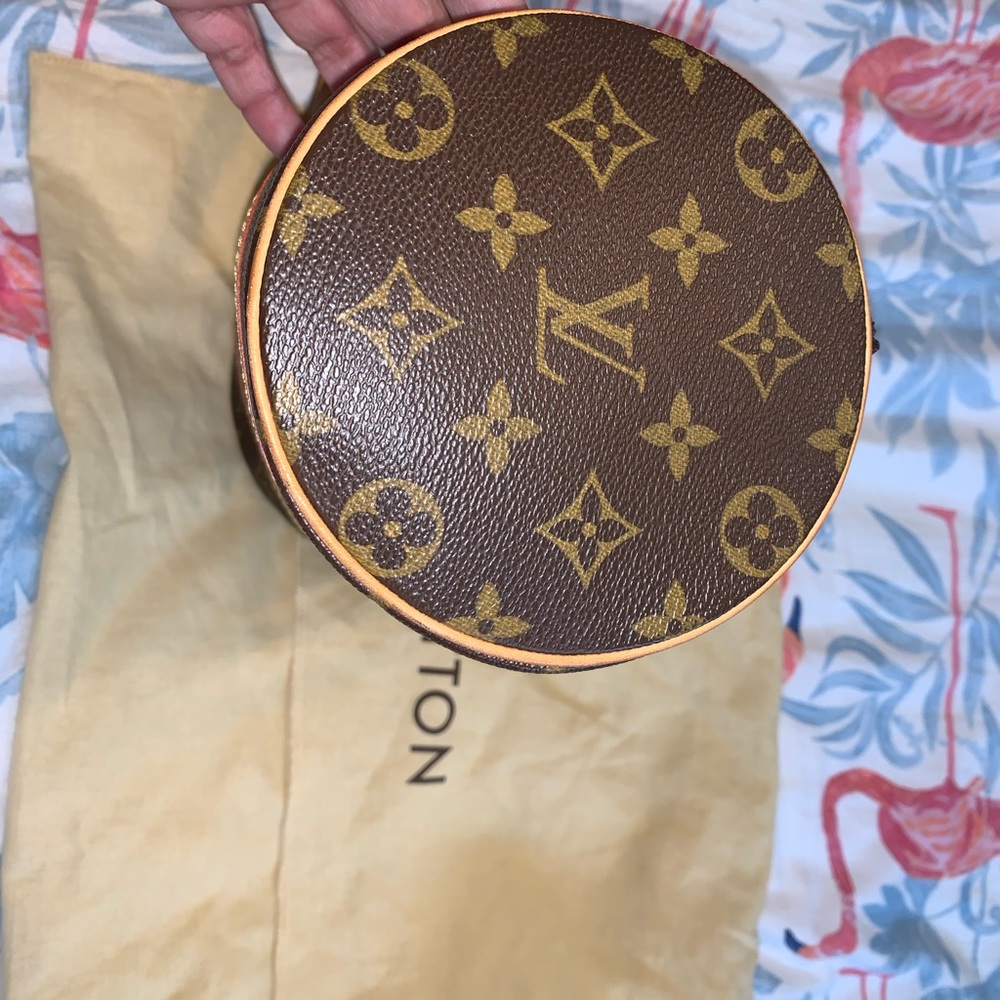 Used Louis Vuitton barrel bag. - Picture 2 of 6